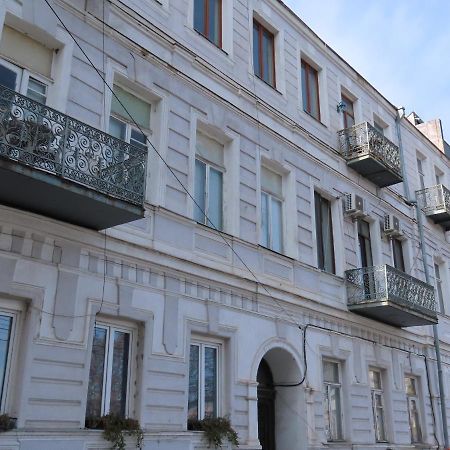2Br Loft Apartment Near Liberty Square تبليسي المظهر الخارجي الصورة