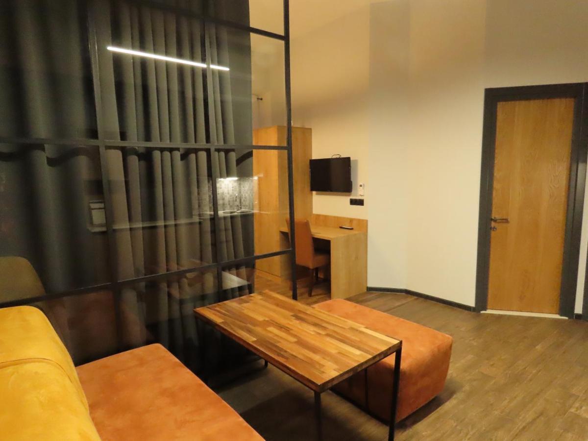 2Br Loft Apartment Near Liberty Square تبليسي المظهر الخارجي الصورة